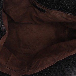 https://dbiyorq10n2b9.cloudfront.net/product-images/CBAGBV0039/BOTTEGA-VENETA-Nappa-Intrecciato-Medium-Cesta-Tote-Black_7.jpg.webp