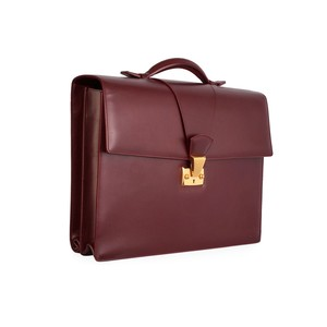 https://dbiyorq10n2b9.cloudfront.net/product-images/CBAGCART104/CARTIER-Leather-Briefcase-Burgundy-angle.jpg.webp