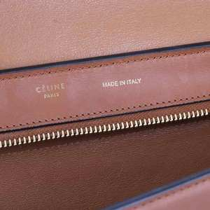 https://dbiyorq10n2b9.cloudfront.net/product-images/CBAGCEL102/CELINE-Medium-Trapeze-Brown-interior-closeup.jpg.webp