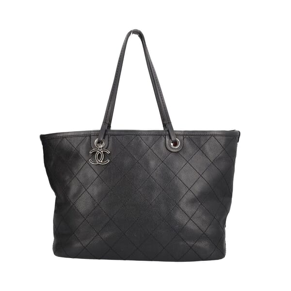 Caviar Quilted Fever Shopping Tote Black
