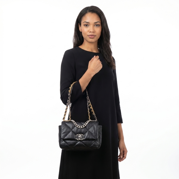 Quilted Lambskin 19 Flap Bag Black