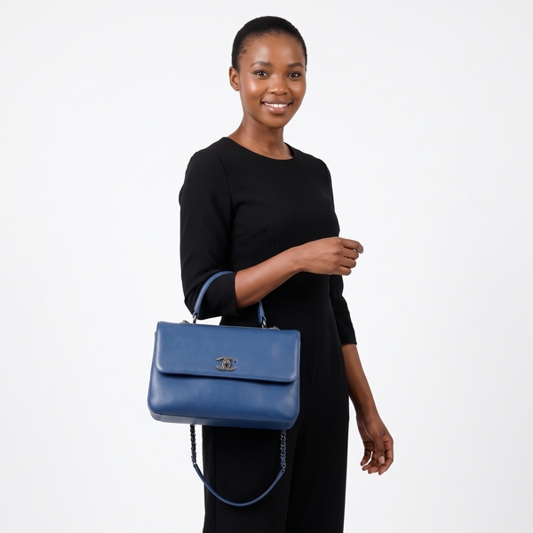 Leather Trendy CC Medium Shoulder Bag Blue