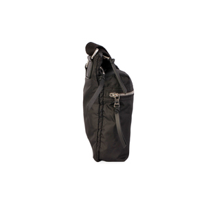 https://dbiyorq10n2b9.cloudfront.net/product-images/CBAGDG103/DG-Nylon-Messenger-Bag-Black-side-2.jpg.webp