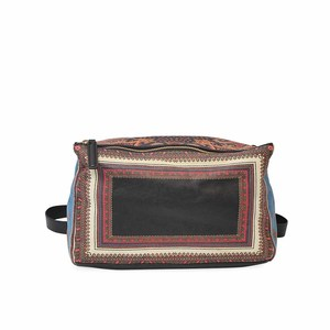 https://dbiyorq10n2b9.cloudfront.net/product-images/CBAGGIV0003/GIVENCHY-Leather-Pandora-Medium-Tote-Multicolour-bottom.jpg.webp