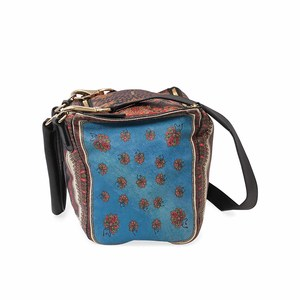 https://dbiyorq10n2b9.cloudfront.net/product-images/CBAGGIV0003/GIVENCHY-Leather-Pandora-Medium-Tote-Multicolour-side2.jpg.webp