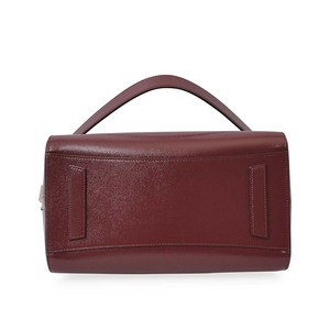 https://dbiyorq10n2b9.cloudfront.net/product-images/CBAGGIV0004/GIVENCHY-Leather-Medium-Antigona-Bag-Oxblood-bottom.jpg.webp