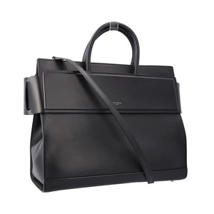 https://dbiyorq10n2b9.cloudfront.net/product-images/CBAGGIV0010/GIVENCHY-Leather-Medium-Horizon-Tote-Black_2.jpg.webp