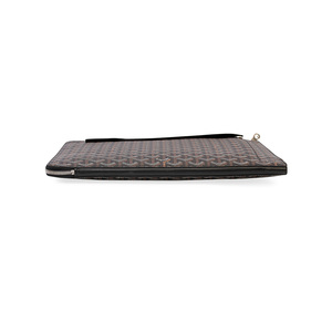 https://dbiyorq10n2b9.cloudfront.net/product-images/CBAGGOY0001/GOYARD-Goyardine-Sorbonne-Document-Holder-Black-bottom.jpg.webp