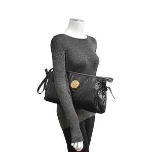 https://dbiyorq10n2b9.cloudfront.net/product-images/CBAGGUC0089/GUCCI-Python-Hysteria-Clutch-Black-mannequin.jpg.webp