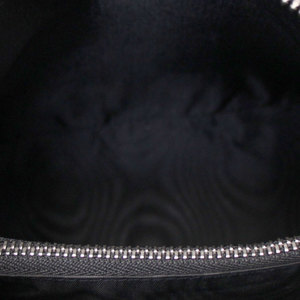 https://dbiyorq10n2b9.cloudfront.net/product-images/CBAGGUC0324/GUCCI-Guccy-Mini-Crossbody-Gold-Black.jpg.webp