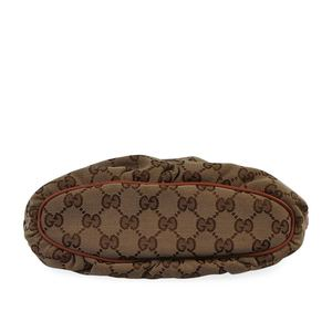 https://dbiyorq10n2b9.cloudfront.net/product-images/CBAGGUC441/GUCCI-Signature-GG-Pochette-bottom.jpg.webp