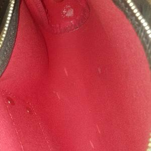 https://dbiyorq10n2b9.cloudfront.net/product-images/CBAGLV0007/LOUIS-VUITTON-Damier-Ebene-Eva-Clutch-interior.jpg.webp