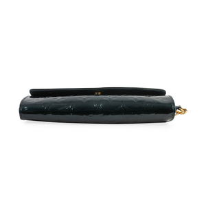 https://dbiyorq10n2b9.cloudfront.net/product-images/CBAGLV0008/LOUIS-VUITTON-Vernis-Sunset-Boulevard-Clutch-Green-bottom.jpg.webp