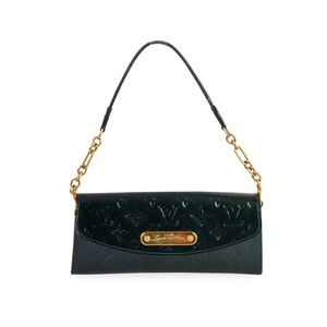 https://dbiyorq10n2b9.cloudfront.net/product-images/CBAGLV0008/LOUIS-VUITTON-Vernis-Sunset-Boulevard-Clutch-Green-front.jpg.webp