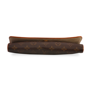 https://dbiyorq10n2b9.cloudfront.net/product-images/CBAGLV0061/LOUIS-VUITTON-Vintage-Monogram-Twin-Pochette-GM-bottom.jpg.webp