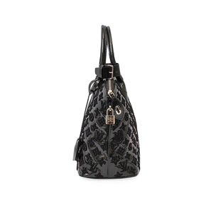 https://dbiyorq10n2b9.cloudfront.net/product-images/CBAGLV0138/LOUIS-VUITTON-Vernis-Fascination-Lockit-Tote-Black-Limited-Edition-side1.jpg.webp