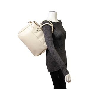 https://dbiyorq10n2b9.cloudfront.net/product-images/CBAGLV0153/LOUIS-VUITTON-Epi-Passy-PM-Ivory-mannequin.jpg.webp