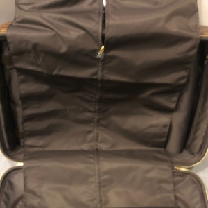 https://dbiyorq10n2b9.cloudfront.net/product-images/CBAGLV0390/LOUIS-VUITTON-Damier-Ebene-Zephyr-70-3-1.jpg.webp