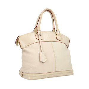 https://dbiyorq10n2b9.cloudfront.net/product-images/CBAGLV0892/LOUIS-VUITTON-Suhali-Lockit-MM-Blanc_2.jpg.webp