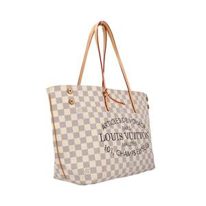 https://dbiyorq10n2b9.cloudfront.net/product-images/CBAGLV1200/LOUIS-VUITTON-Damier-Azur-Cabas-Articles-De-Voyage-MM_2.jpg.webp