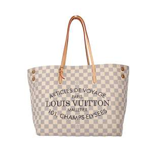 https://dbiyorq10n2b9.cloudfront.net/product-images/CBAGLV1200/LOUIS-VUITTON-Damier-Azur-Cabas-Articles-De-Voyage-MM_7.jpg.webp
