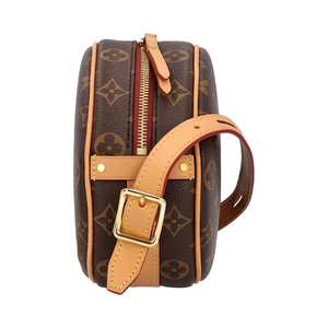 https://dbiyorq10n2b9.cloudfront.net/product-images/CBAGLV1316/LOUIS-VUITTON-Monogram-Boite-Chapeau-Souple-PM_3.jpg.webp