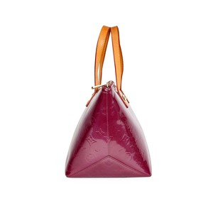 https://dbiyorq10n2b9.cloudfront.net/product-images/CBAGLV189/LOUIS-VUITTON-Vernis-Bellevue-PM-Violette-Side-1.jpg.webp