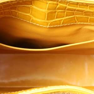 https://dbiyorq10n2b9.cloudfront.net/product-images/CBAGLV1899/LOUIS-VUITTON-Alligator-Linda-Shoulder-Bag-Yellow-Brown-Limited-Edition_7.jpg.webp