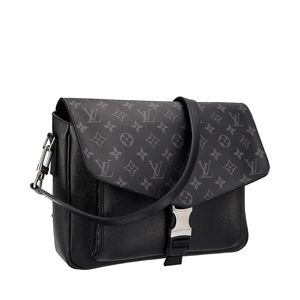 https://dbiyorq10n2b9.cloudfront.net/product-images/CBAGLV1962/LOUIS-VUITTON-Taigarama-Messenger-Bag-Black_2.jpg.webp
