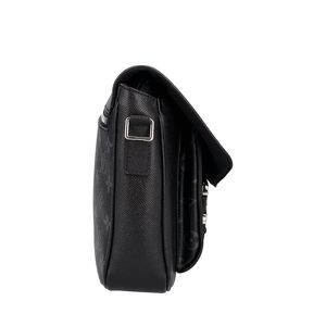 https://dbiyorq10n2b9.cloudfront.net/product-images/CBAGLV1962/LOUIS-VUITTON-Taigarama-Messenger-Bag-Black_4.jpg.webp