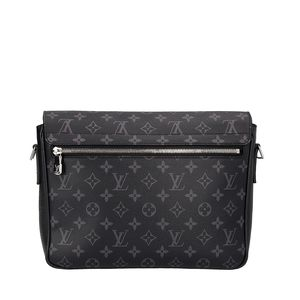 https://dbiyorq10n2b9.cloudfront.net/product-images/CBAGLV1962/LOUIS-VUITTON-Taigarama-Messenger-Bag-Black_5.jpg.webp
