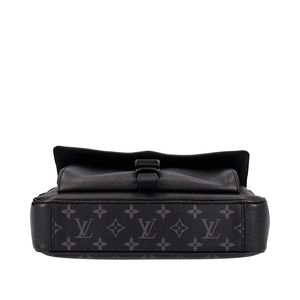https://dbiyorq10n2b9.cloudfront.net/product-images/CBAGLV1962/LOUIS-VUITTON-Taigarama-Messenger-Bag-Black_6.jpg.webp