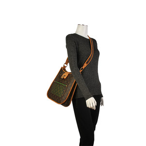 https://dbiyorq10n2b9.cloudfront.net/product-images/CBAGLV465/LOUIS-VUITTON-Monogram-Perforated-Musette-Green-Limited-Edition-mannequin.jpg.webp