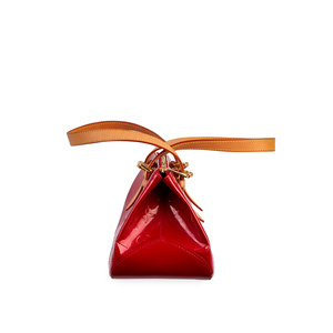 https://dbiyorq10n2b9.cloudfront.net/product-images/CBAGLV702/LOUIS-VUITTON-Vernis-Rosewood-Avenue-Cerise-side-1.jpg.webp