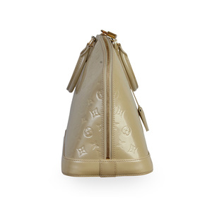 https://dbiyorq10n2b9.cloudfront.net/product-images/CBAGLV852/LOUIS-VUITTON-Vernis-Alma-GM-Perle-side-2.jpg.webp