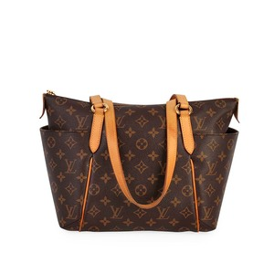 https://dbiyorq10n2b9.cloudfront.net/product-images/CBAGLV925/LOUIS-VUITTON-Monogram-Totally-PM-back-1.jpg.webp