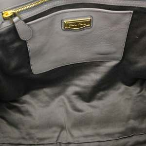 https://dbiyorq10n2b9.cloudfront.net/product-images/CBAGMIU0016/MIU-MIU-Matelasse-Shopper-Marble.jpg.webp