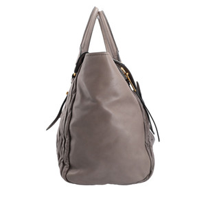https://dbiyorq10n2b9.cloudfront.net/product-images/CBAGMIU0016/MIU-MIU-Matelasse-Shopper-Marble_4.jpg.webp