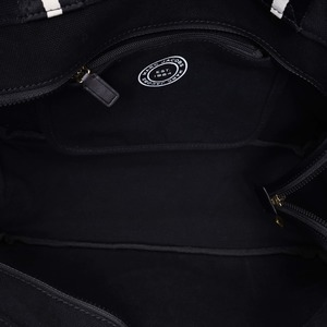 https://dbiyorq10n2b9.cloudfront.net/product-images/CBAGMJ0022/MARC-JACOBS-Canvas-Logo-Shopping-Tote-Black_7.jpg.webp
