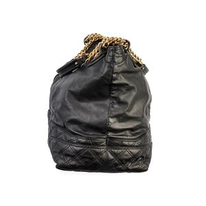 https://dbiyorq10n2b9.cloudfront.net/product-images/CBAGMJ113/MARC-JACOBS-Leather-Chain-Handle-Tote-Black-side-2.jpg.webp