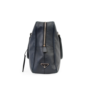 https://dbiyorq10n2b9.cloudfront.net/product-images/CBAGPRA0038/PRADA-Saffiano-Leather-Briefcase-Navy-Side-1.jpg.webp