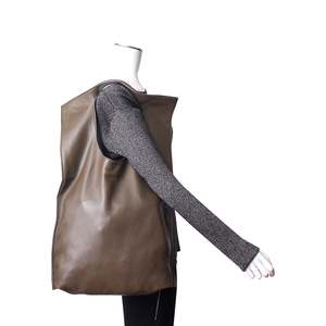 https://dbiyorq10n2b9.cloudfront.net/product-images/CBAGTF0010/TOM-FORD-Leather-Zip-Lock-Tote-Green-Forest..jpg.webp