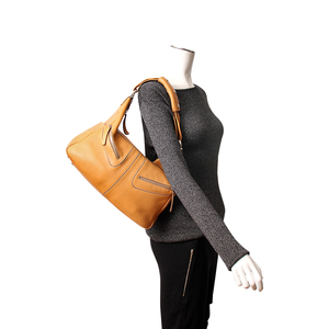 https://dbiyorq10n2b9.cloudfront.net/product-images/CBAGTOD0005/TODS-Leather-Mickey-Shoulder-Bag-Camel.jpg.webp