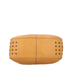 https://dbiyorq10n2b9.cloudfront.net/product-images/CBAGTOD0005/TODS-Leather-Mickey-Shoulder-Bag-Camel_6.jpg.webp
