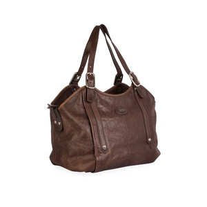 https://dbiyorq10n2b9.cloudfront.net/product-images/CBAGTOD108/TODS-Leather-G-Easy-Sacca-Media-Tote-Brown-angle.jpg.webp
