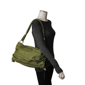 https://dbiyorq10n2b9.cloudfront.net/product-images/CBAGTOD115/TODS-Leather-Shoulder-Bag-Green-mannequin.jpg.webp