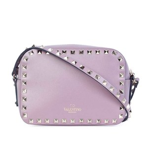 https://dbiyorq10n2b9.cloudfront.net/product-images/CBAGVA102/VALENTINO-Rockstud-Camera-Crossbody-Bag-front.jpg.webp