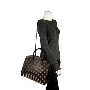 https://dbiyorq10n2b9.cloudfront.net/product-images/CBAGVA113/VALENTINO-Leather-Studded-Tote-Black-mannequin.jpg.webp