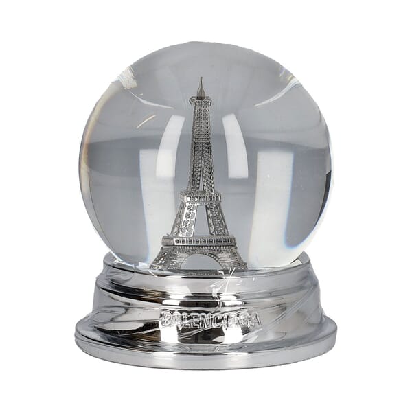 Eiffel Tower Snow Globe