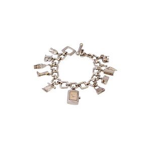 https://dbiyorq10n2b9.cloudfront.net/product-images/CJWLBUR0001/BURBERRY-Charm-Bracelet-Watch-Silver-front.jpg.webp